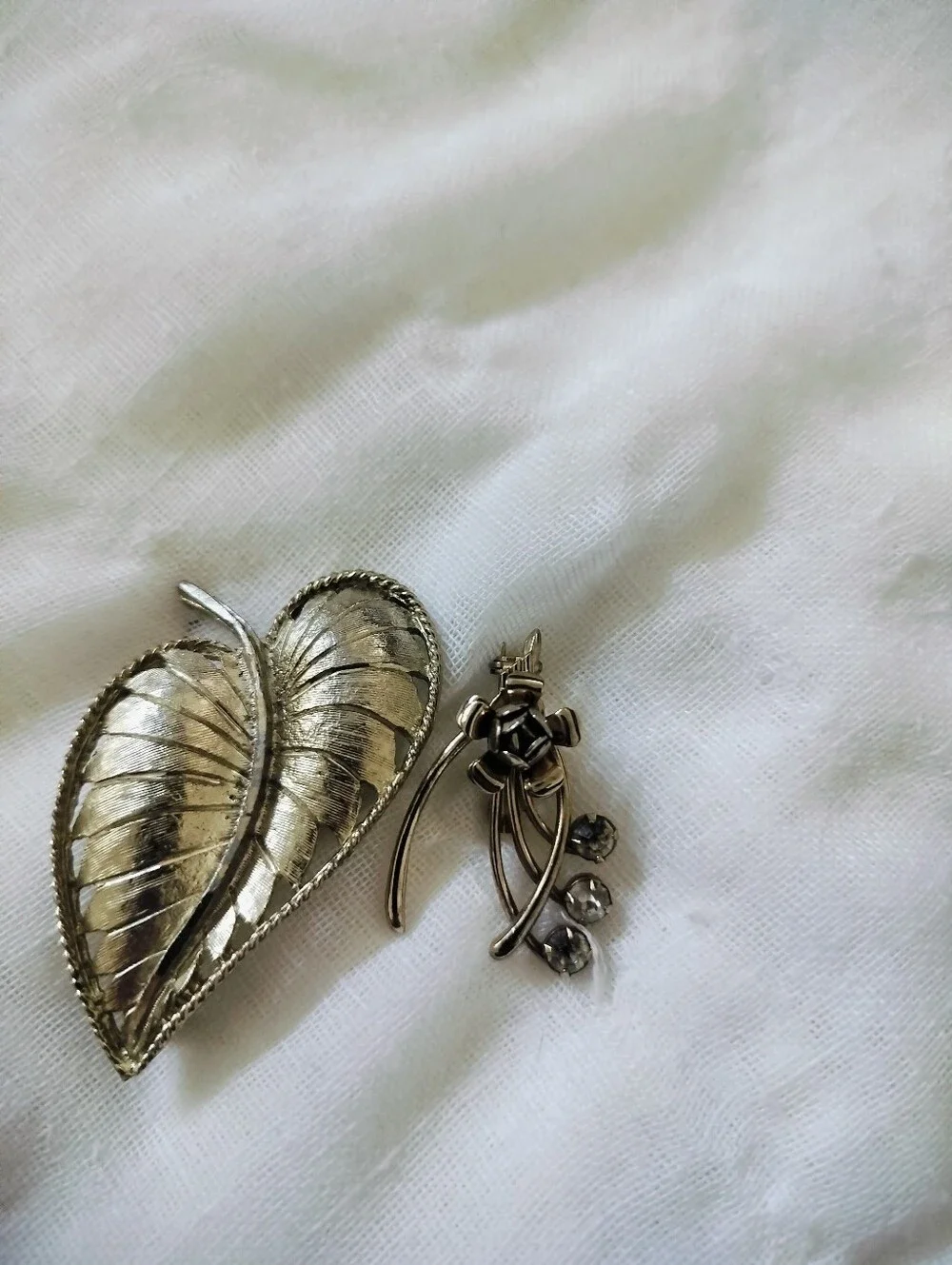 Mid Century BSK Gold Tone Leaf Brooch & Unsigned Floral Rhinestone Pin Set